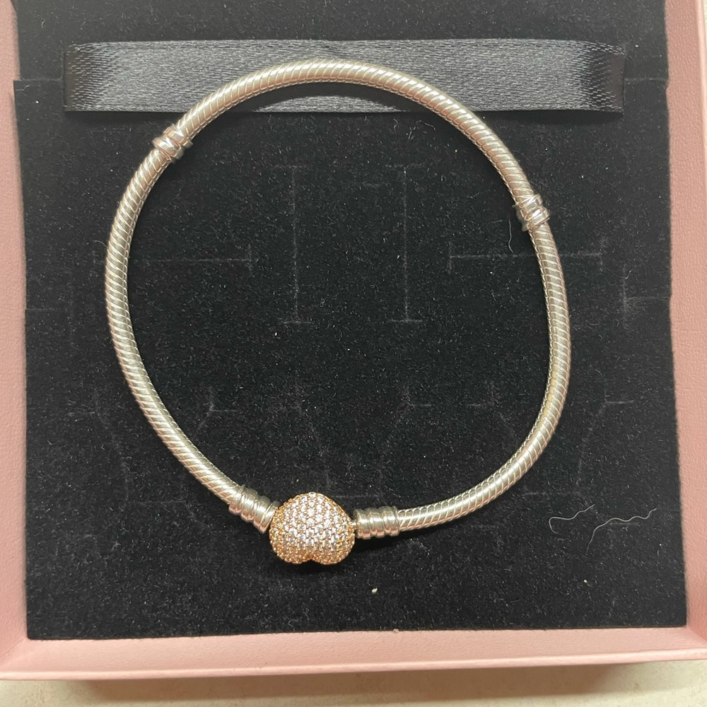 Authentic Pandora Moments Pave Heart Clasp Snake Chain Bracelet